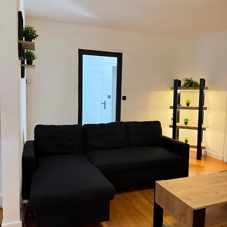 Holiday home Maison Moderne En Face De La